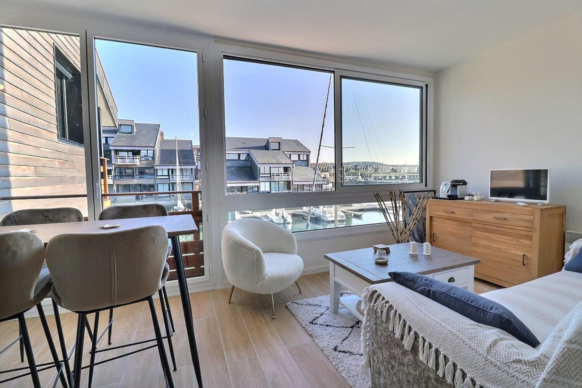 Sublime Apartment Facing The Port & Planches Довіль Екстер'єр фото
